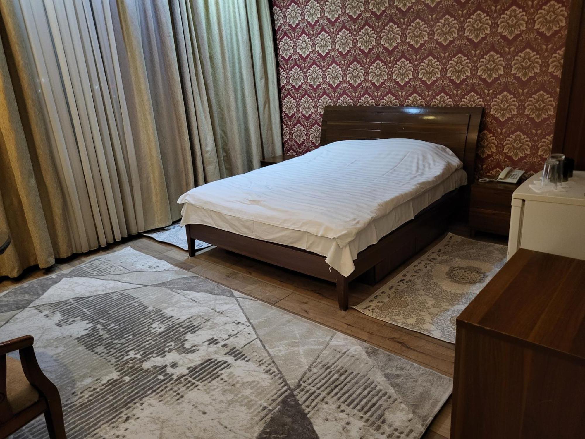 Seoul Hotel Шимкент Екстериор снимка