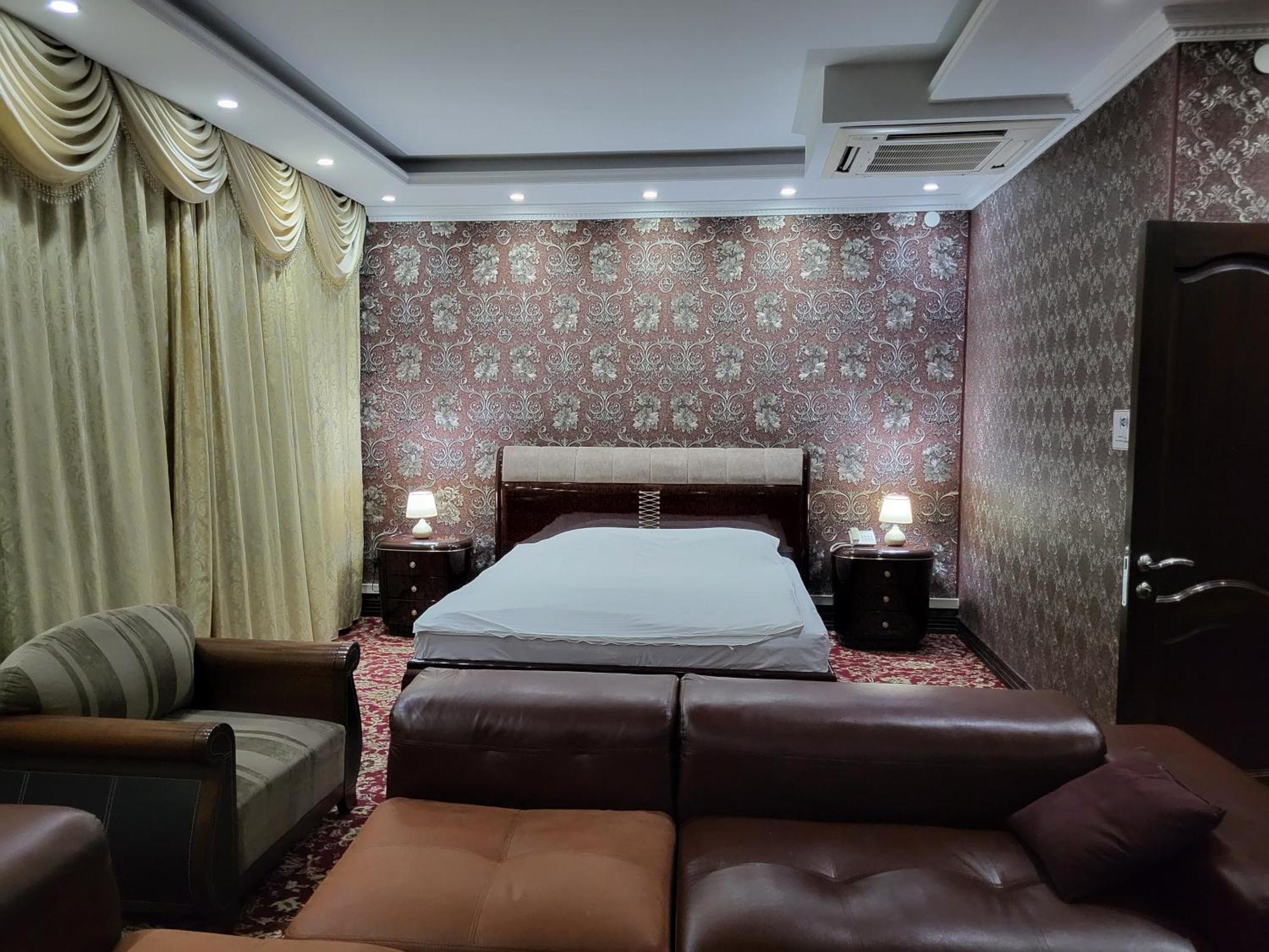 Seoul Hotel Шимкент Екстериор снимка