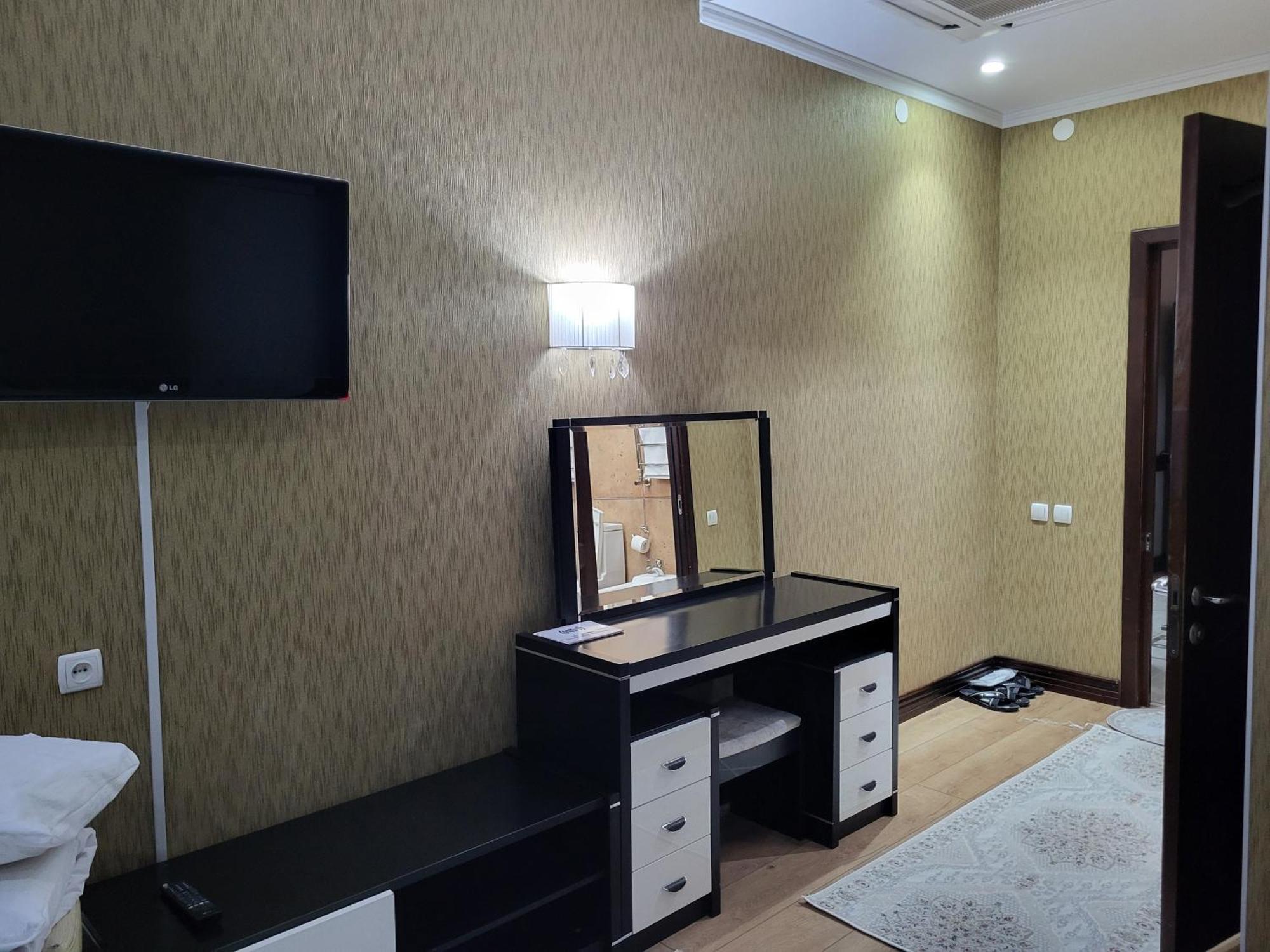 Seoul Hotel Шимкент Стая снимка