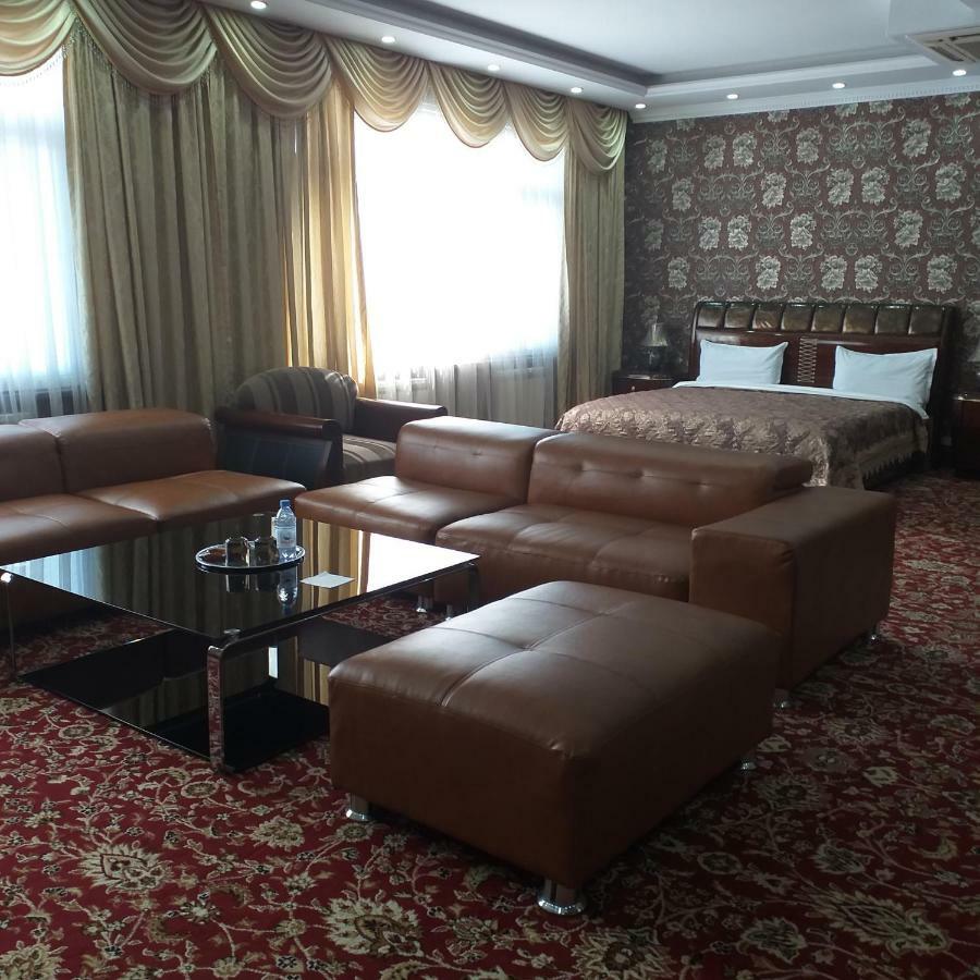 Seoul Hotel Шимкент Екстериор снимка